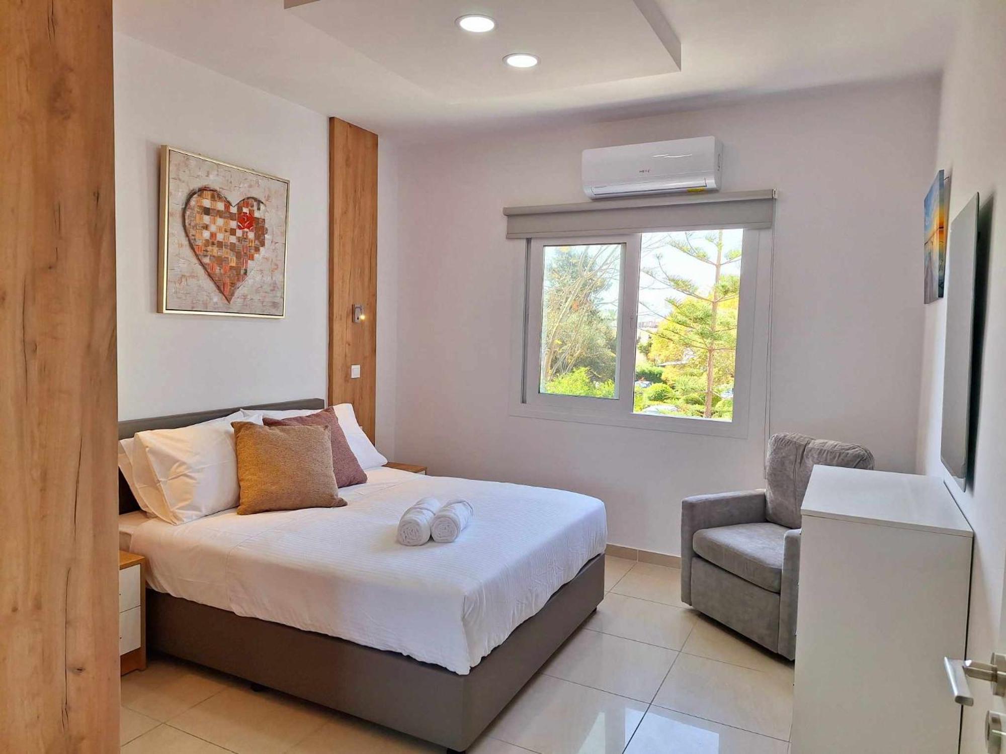 Stylish Apt Kato Paphos Close To Beach & Vibrant Harbor Life المظهر الخارجي الصورة