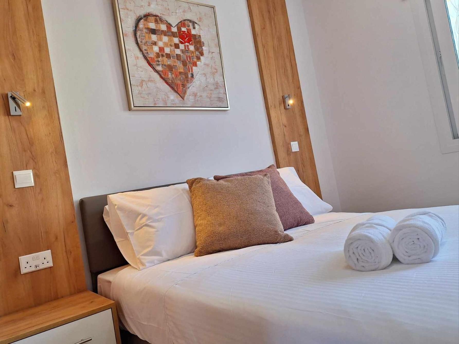 Stylish Apt Kato Paphos Close To Beach & Vibrant Harbor Life المظهر الخارجي الصورة
